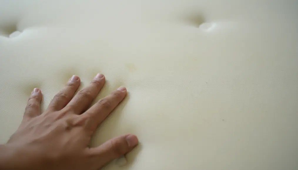 Tanda-Tanda Kasur Kamu Butuh Cuci Kasur Segera!