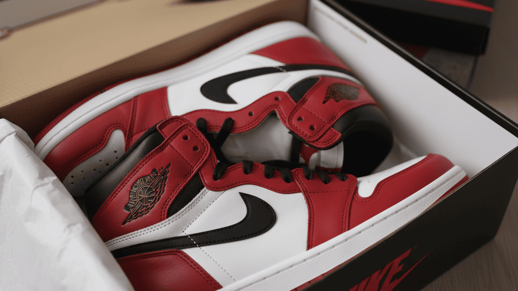  Air Jordan 1: Sentuhan Sneakerhead Klasik untuk Look yang Berkesan