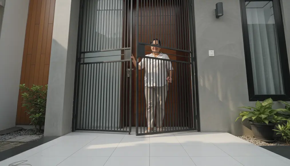 Apa Fungsi Teralis Pintu Samping Rumah: Keamanan Utama dan Akses Praktis